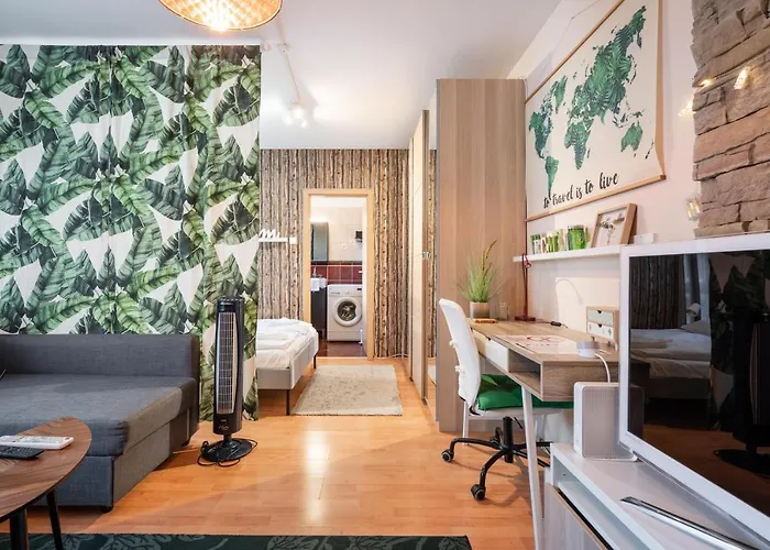 Lush Apartment *